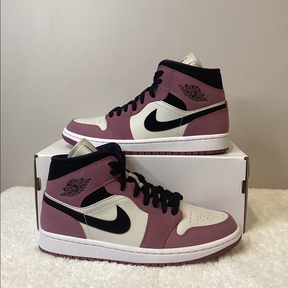 Air Jordan 1 Mid SE